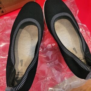 Clarks Flats Cloudsteppers Size 9.5M